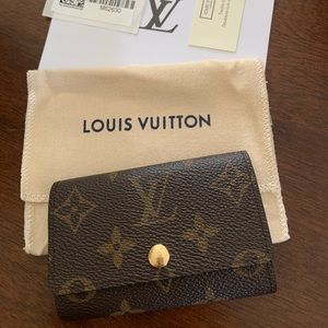 Louis Vuitton monogram 6 key holder